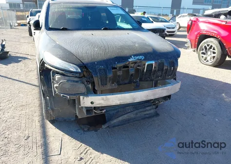 2018 Jeep Cherokee Latitude Plus Fwd z USA, uszkodzony, nr VIN 1C4PJLLB5JD621769